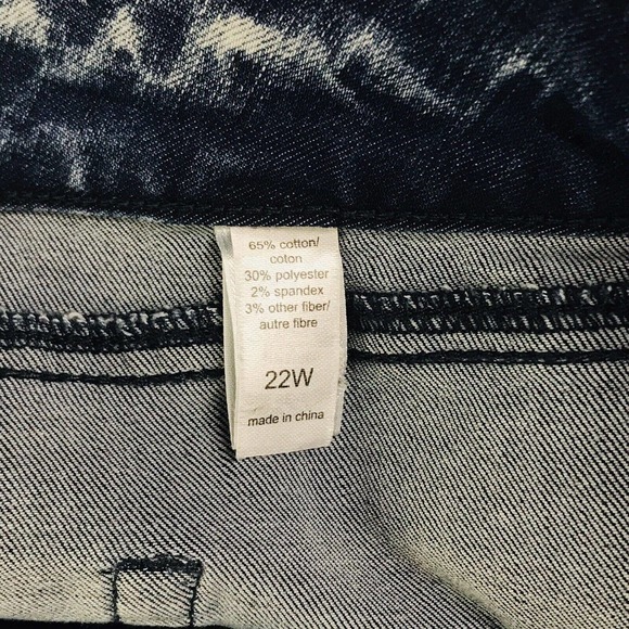 Maurices Women's 22W Capri High Rise Medium Wash Stretch 5 Pocket NWT G - Picture 3 of 5